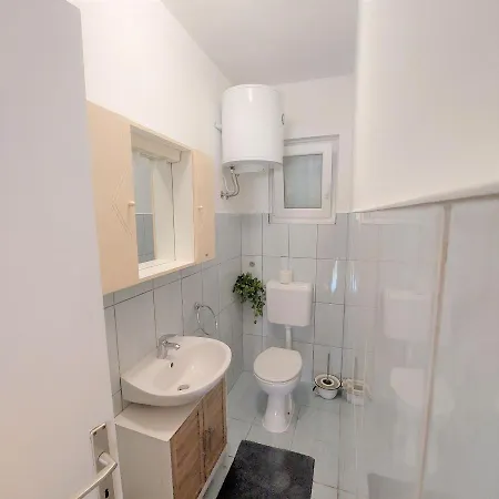 Apartment White Lady *